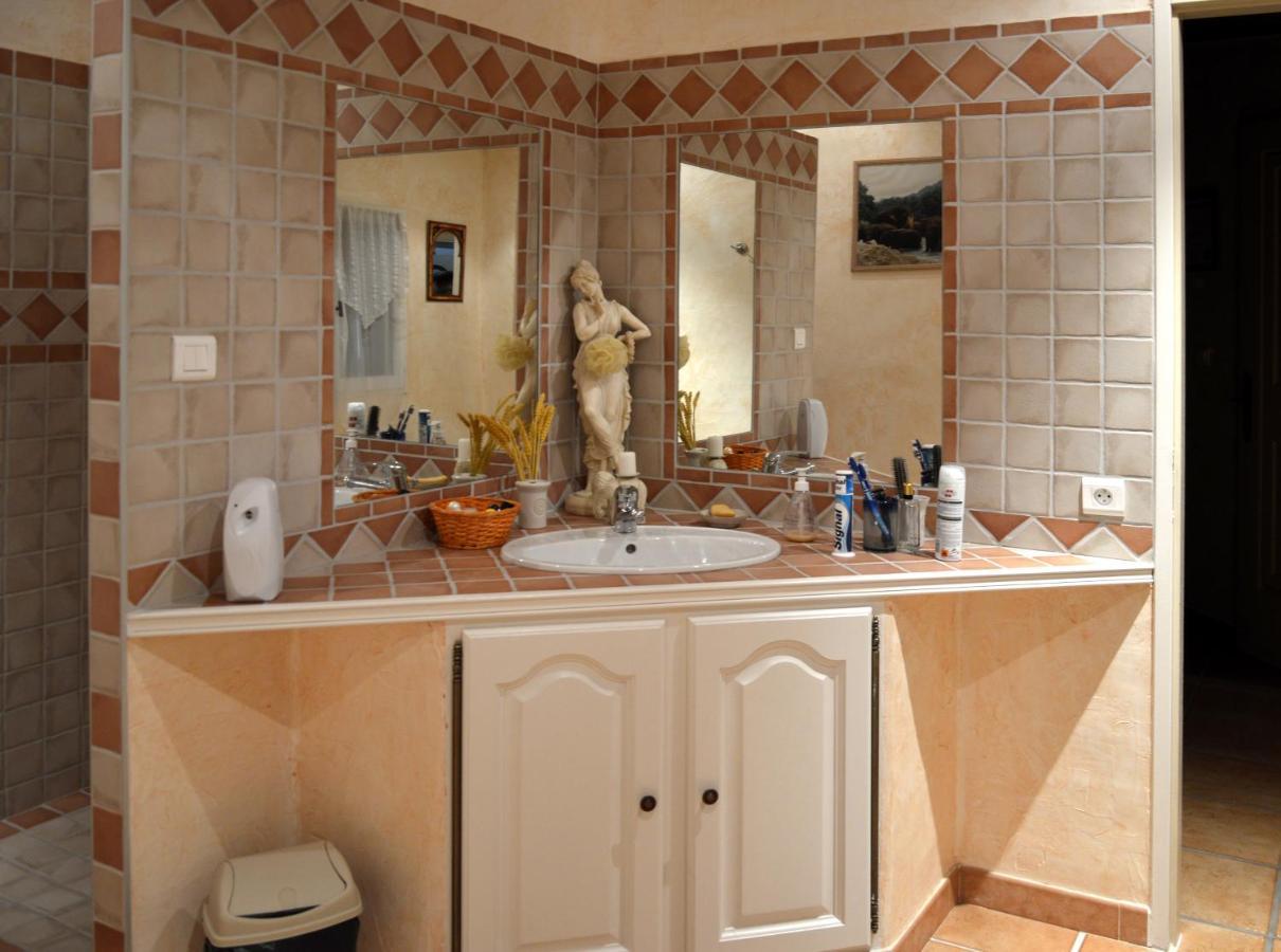 Le Mas Du Chat Bed and Breakfast Cavaillon Exterior foto