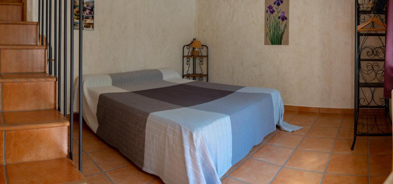 Le Mas Du Chat Bed and Breakfast Cavaillon Exterior foto
