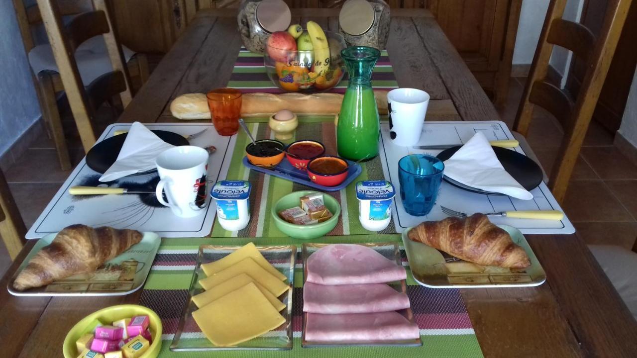 Le Mas Du Chat Bed and Breakfast Cavaillon Exterior foto